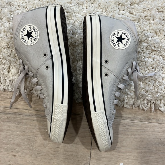 Converse Madison Mid Women’s Sneaker - Picture 10 of 10